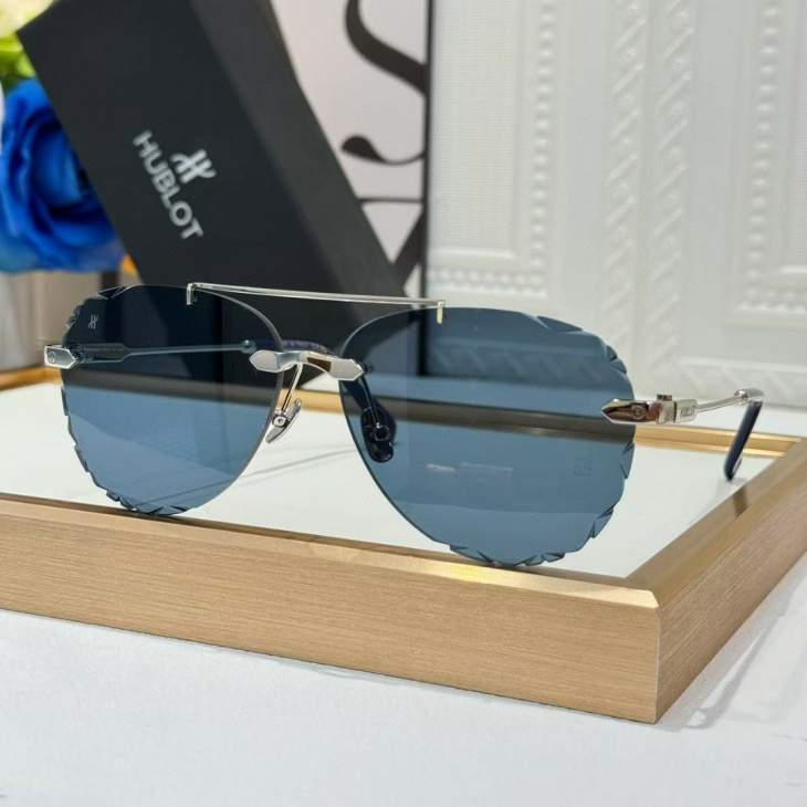 Picture of Hublot Sunglasses _SKUfw71164347fw